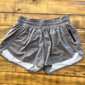 Lululemon Track That Low Rise, Size 10, 4”